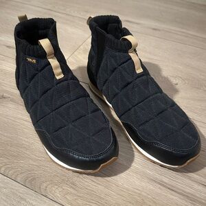 Teva Re Ember Quilted Mid Bootie Womens 8 Black/Tan